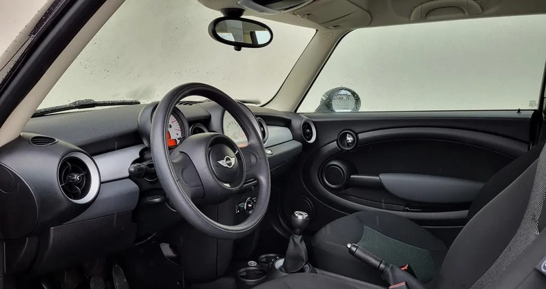 MINI Cooper cena 28900 przebieg: 129000, rok produkcji 2011 z Rakoniewice małe 436